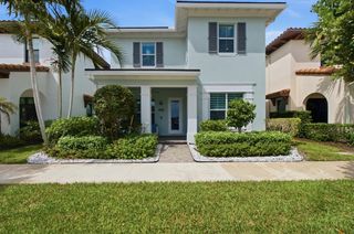 8015 Hobbes Way, Palm Beach Gardens, FL 33418