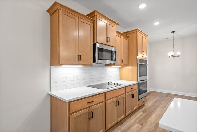 218 Harvest Moon Dr, Clarksville, TN 37043