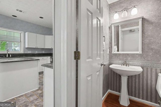 525 Cogburn Ridge Way, Alpharetta, GA 30004