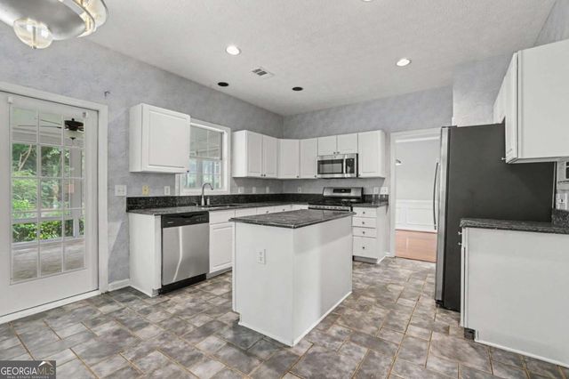 525 Cogburn Ridge Way, Alpharetta, GA 30004