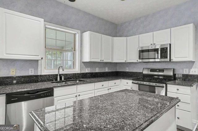 525 Cogburn Ridge Way, Alpharetta, GA 30004