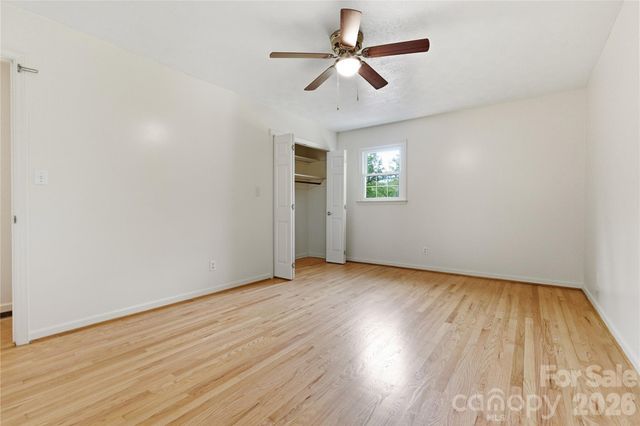 123 Castleton Lane, Hendersonville, NC 28791