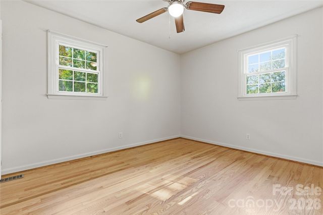 123 Castleton Lane, Hendersonville, NC 28791