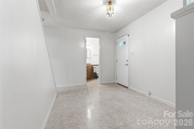 123 Castleton Lane, Hendersonville, NC 28791
