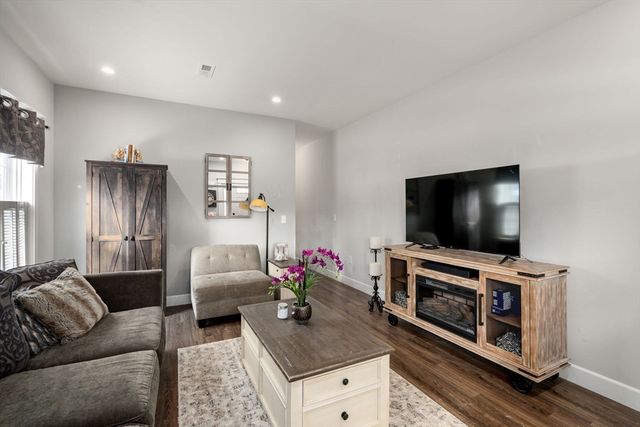 90 Sterling St A, West Boylston, MA 01583