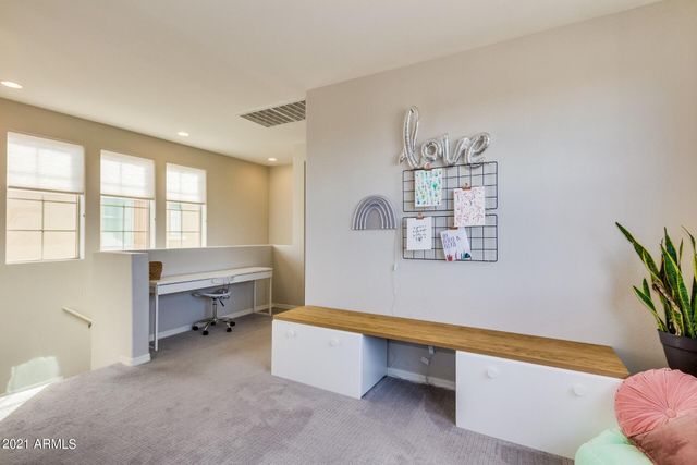 1942 S SYCAMORE Place, Chandler, AZ 85286