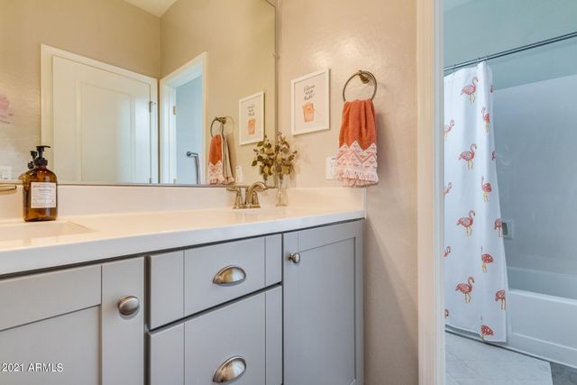 1942 S SYCAMORE Place, Chandler, AZ 85286