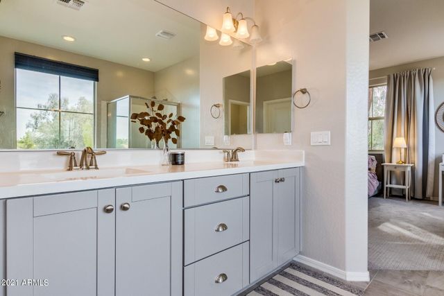 1942 S SYCAMORE Place, Chandler, AZ 85286