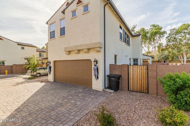 1942 S SYCAMORE Place, Chandler, AZ 85286
