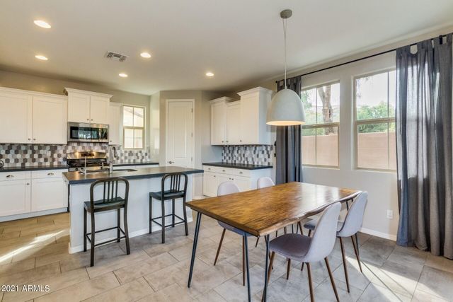 1942 S SYCAMORE Place, Chandler, AZ 85286