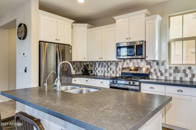 1942 S SYCAMORE Place, Chandler, AZ 85286