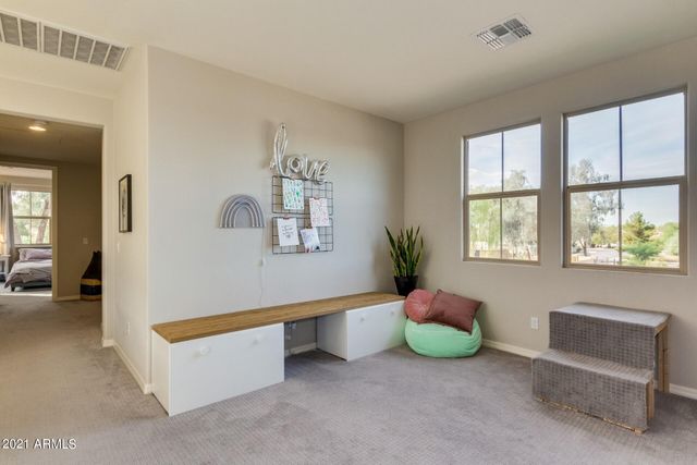 1942 S SYCAMORE Place, Chandler, AZ 85286