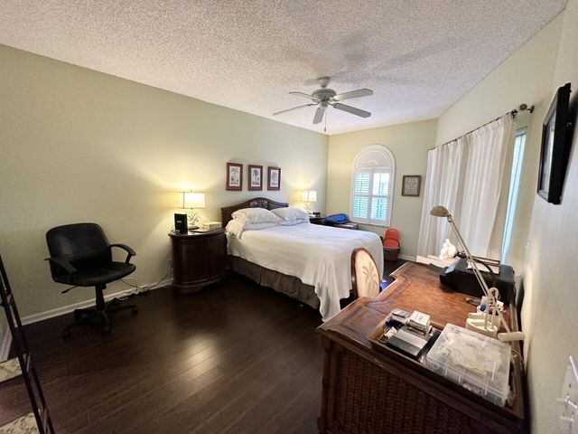 101 Cypress Point Drive 101, Palm Beach Gardens, FL 33418