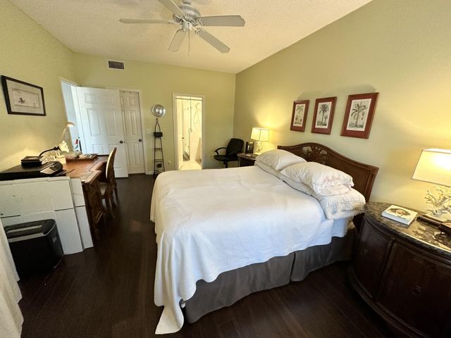 101 Cypress Point Drive 101, Palm Beach Gardens, FL 33418