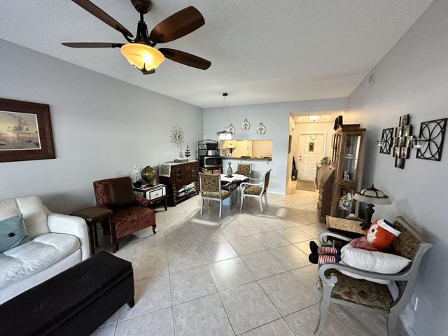 101 Cypress Point Drive 101, Palm Beach Gardens, FL 33418
