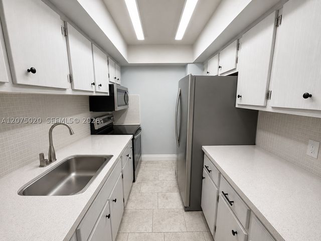 419 Us Highway 1 105, North Palm Beach, FL 33408