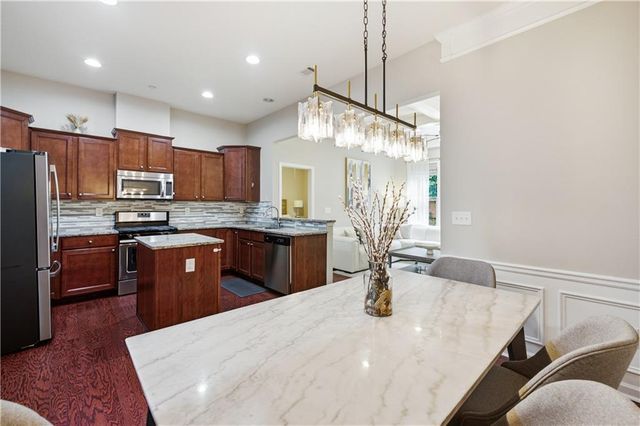 114 Bradford Drive, Atlanta, GA 30328