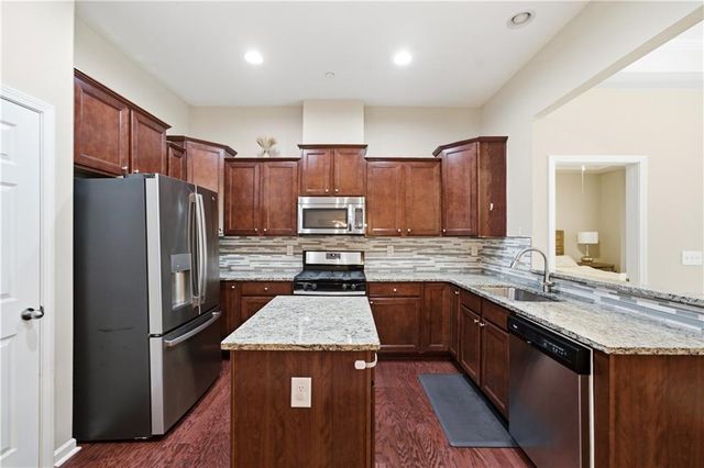 114 Bradford Drive, Atlanta, GA 30328