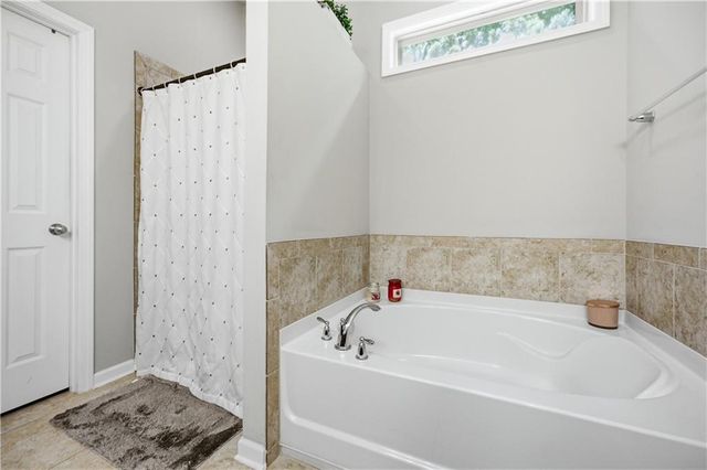 114 Bradford Drive, Atlanta, GA 30328