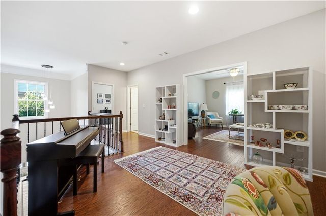 114 Bradford Drive, Atlanta, GA 30328