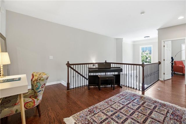 114 Bradford Drive, Atlanta, GA 30328