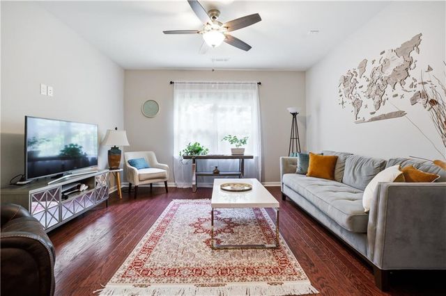 114 Bradford Drive, Atlanta, GA 30328