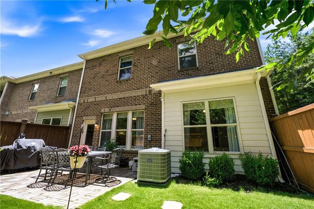 114 Bradford Drive, Atlanta, GA 30328