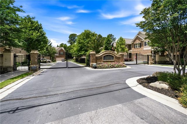 114 Bradford Drive, Atlanta, GA 30328