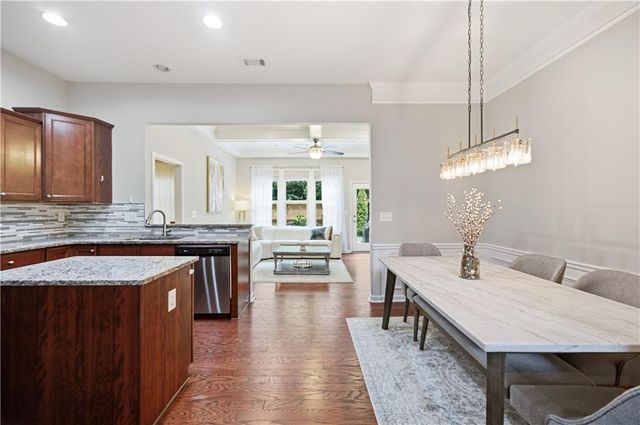 114 Bradford Drive, Atlanta, GA 30328