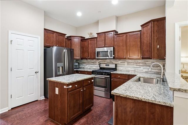 114 Bradford Drive, Atlanta, GA 30328