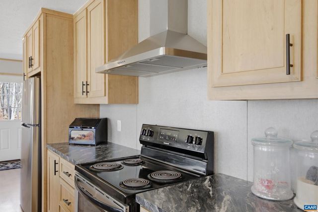 215 BUNNYS TRL, Louisa, VA 23093