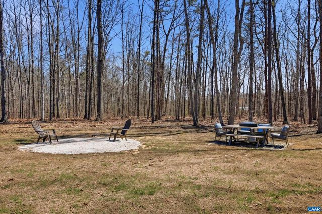 215 BUNNYS TRL, Louisa, VA 23093