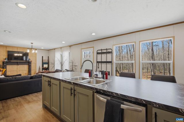 215 BUNNYS TRL, Louisa, VA 23093