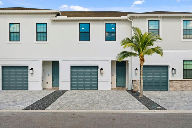 285 SW Sally Way, Stuart, FL 34997