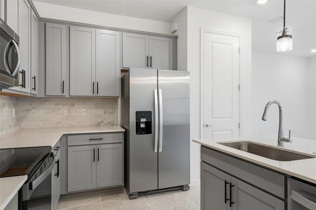 285 SW Sally Way, Stuart, FL 34997