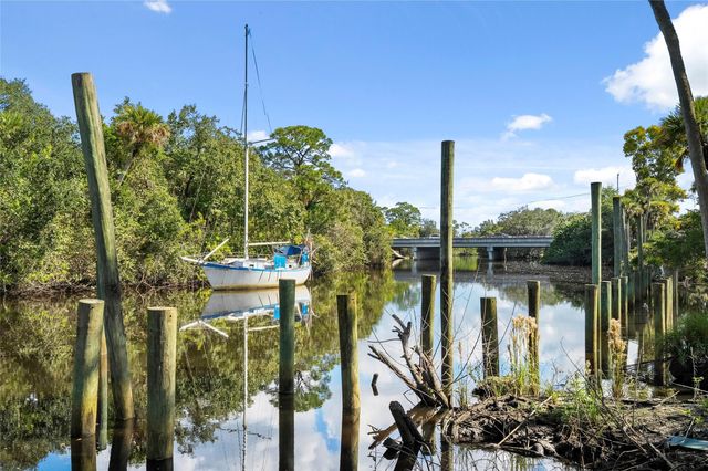 285 SW Sally Way, Stuart, FL 34997