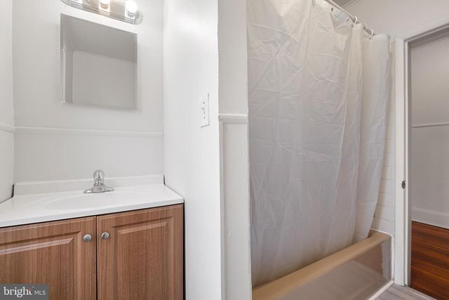 2402 N VAN BUREN ST, Wilmington, DE 19802