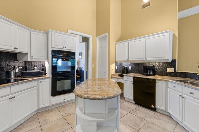 1521 EDGEWATER DRIVE, Mount Dora, FL 32757