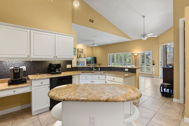 1521 EDGEWATER DRIVE, Mount Dora, FL 32757