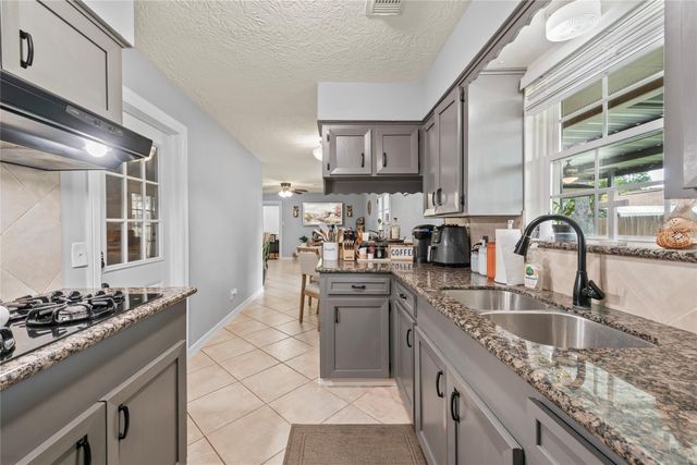 2712 Blueberry Lane, Pasadena, TX 77502
