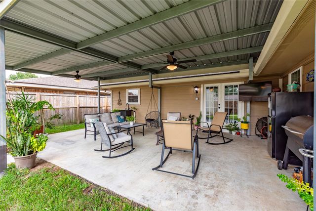 2712 Blueberry Lane, Pasadena, TX 77502