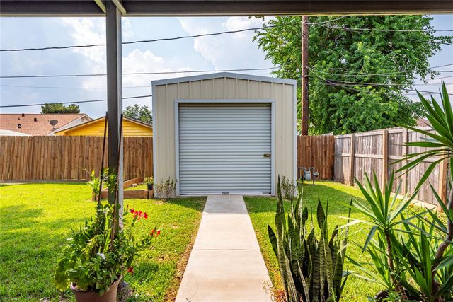 2712 Blueberry Lane, Pasadena, TX 77502