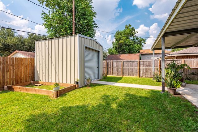 2712 Blueberry Lane, Pasadena, TX 77502