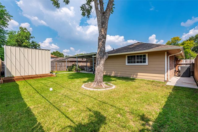 2712 Blueberry Lane, Pasadena, TX 77502