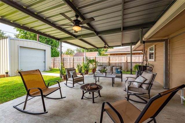 2712 Blueberry Lane, Pasadena, TX 77502