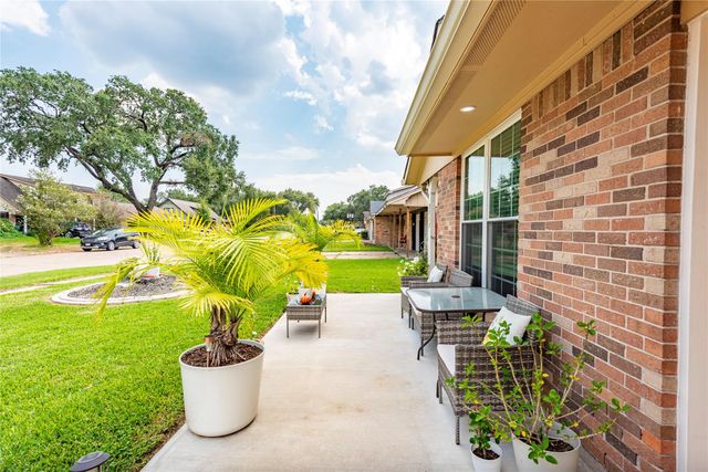 2712 Blueberry Lane, Pasadena, TX 77502