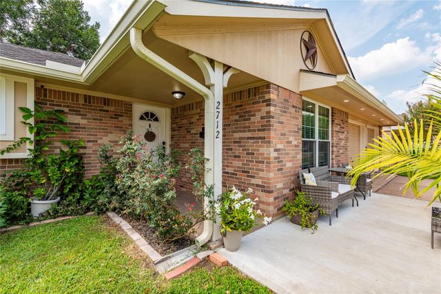 2712 Blueberry Lane, Pasadena, TX 77502