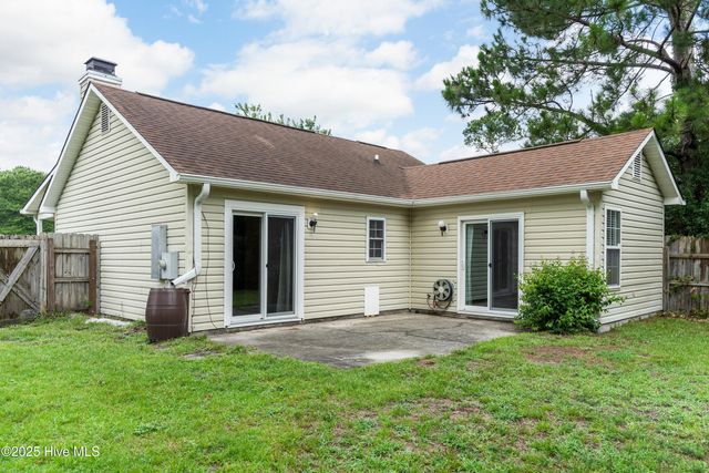 706 Bent Twig Court, Wilmington, NC 28411