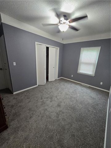 1204 Main Street, Paola, KS 66071