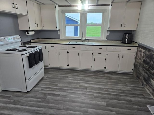 1204 Main Street, Paola, KS 66071
